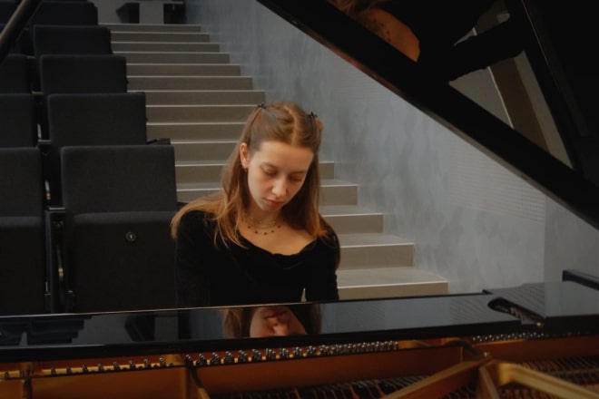 Nouvelle professeure de piano 2